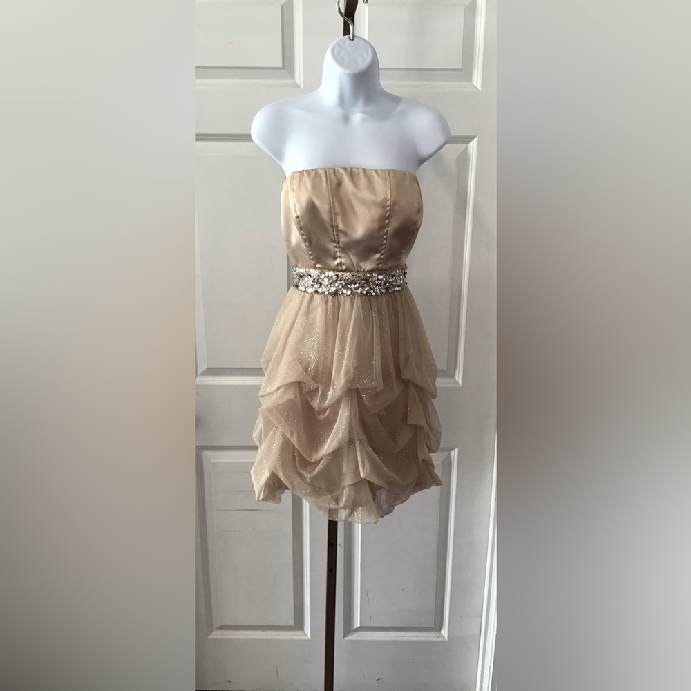 Speechless Tan Gold Satin Fluffy Lace Belted Strapless Dress SIze M
